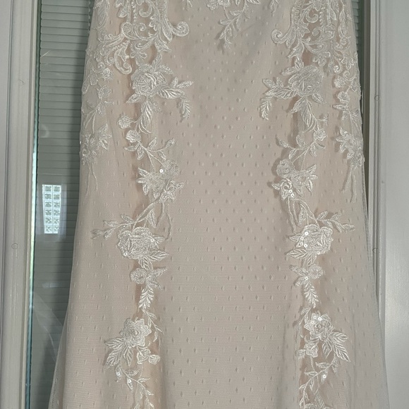 Brand New- Never Worn Wedding Dress - Picture 6 of 9